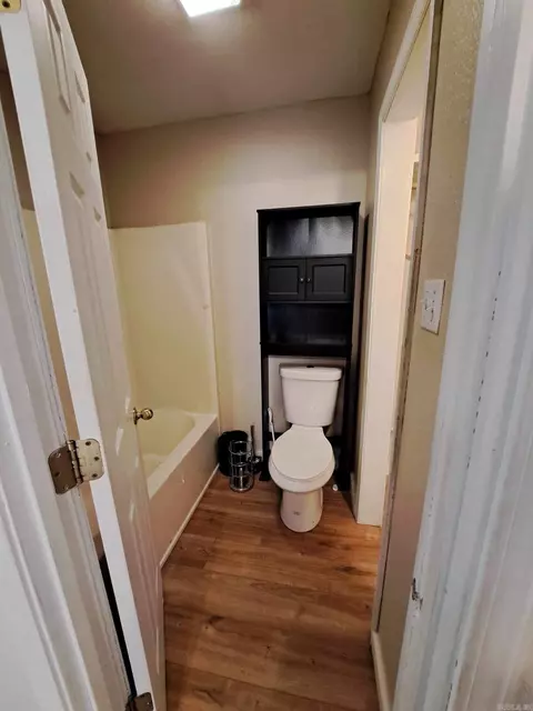 Bath - 1411 Mitchell, Conway, AR 72032 photo 6 of 6