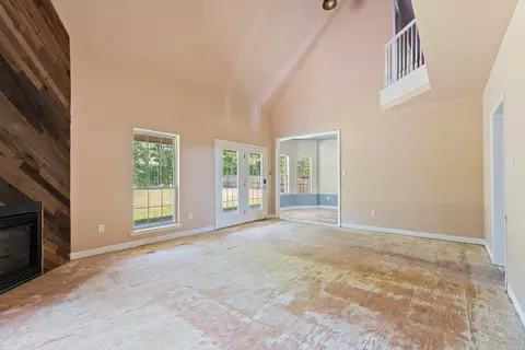 Living - 35 Cedar View Loop, Greenbrier, AR 72058 photo 2 of 3