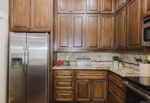 Kitchen - 3165 Haley Ct, Benton, AR 72019 photo 4 of 6