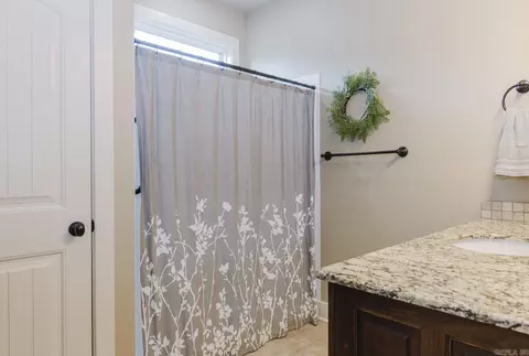 Bath - 3165 Haley Ct, Benton, AR 72019 photo 2 of 4