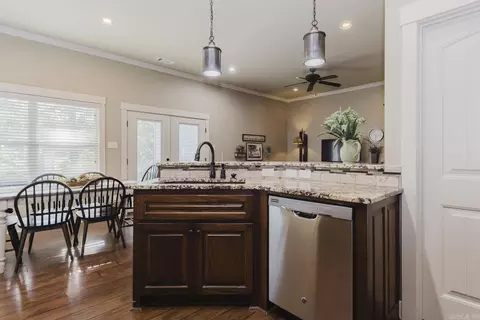 Kitchen - 3165 Haley Ct, Benton, AR 72019 photo 5 of 6