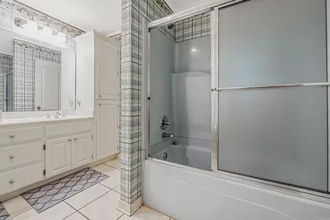 Bath - 61 Lakeview, Conway, AR 72032 photo 1 of 5