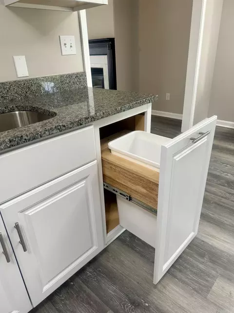 Kitchen - 3916 Mockingbird Cv, Benton, AR 72015 photo 4 of 5