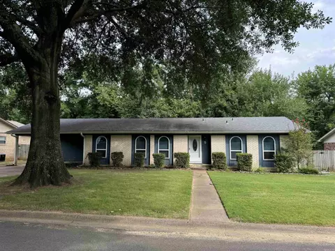5 Foxboro Dr, Searcy, AR 72143