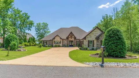 8 Linares Ln, Hot Springs Village, AR 71909
