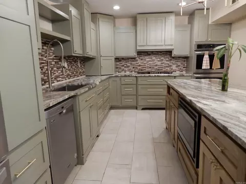 Kitchen - 692 Wagon Train, Beebe, AR 72012 photo 4 of 5