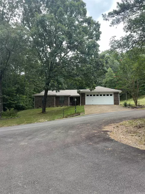 111 Stafford Ct, Fairfield Bay, AR 72088