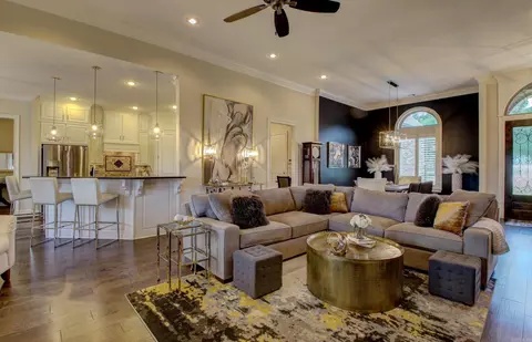Living - 6582 Westminster, Benton, AR 72019 photo 5 of 5