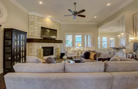 Living - 6582 Westminster, Benton, AR 72019 photo 2 of 5
