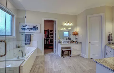 Bath - 6582 Westminster, Benton, AR 72019 photo 1 of 7