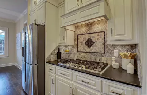 Kitchen - 6582 Westminster, Benton, AR 72019 photo 5 of 6