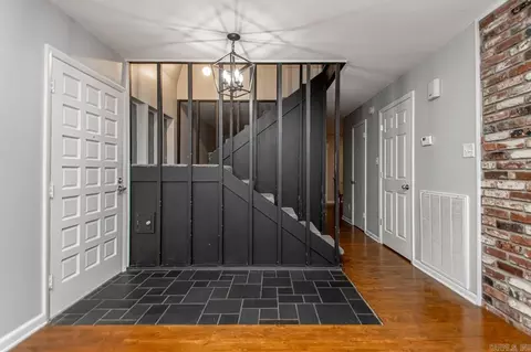 Entry Way - 412 W W Pne, Benton, AR 72015 photo 2 of 4