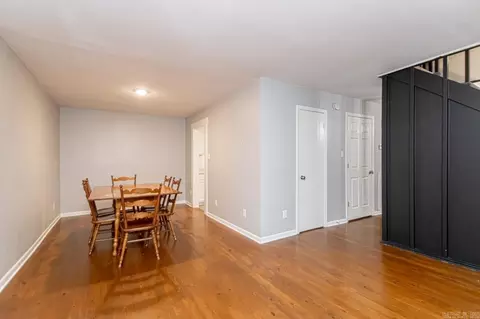 Dining - 412 W W Pne, Benton, AR 72015 photo 1 of 4