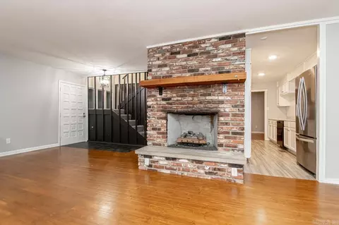 Living - 412 W W Pne, Benton, AR 72015 photo 6 of 7