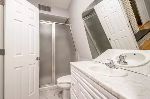 Bath - 412 W W Pne, Benton, AR 72015 photo 1 of 4