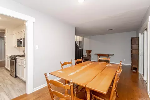 Dining - 412 W W Pne, Benton, AR 72015 photo 4 of 4