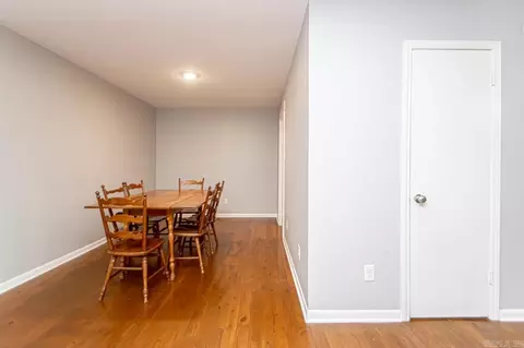 Dining - 412 W W Pne, Benton, AR 72015 photo 2 of 4