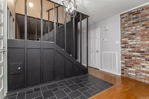 Entry Way - 412 W W Pne, Benton, AR 72015 photo 3 of 4