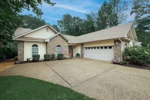 40 Algeciras Ln, Hot Springs Village, AR 71909