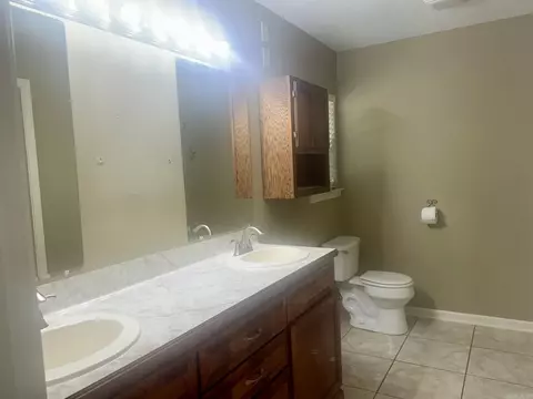 Bath - 121 Mildred Ln, Beebe, AR 72012 photo 2 of 3
