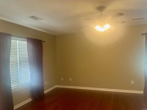 Living - 121 Mildred Ln, Beebe, AR 72012 photo 5 of 6