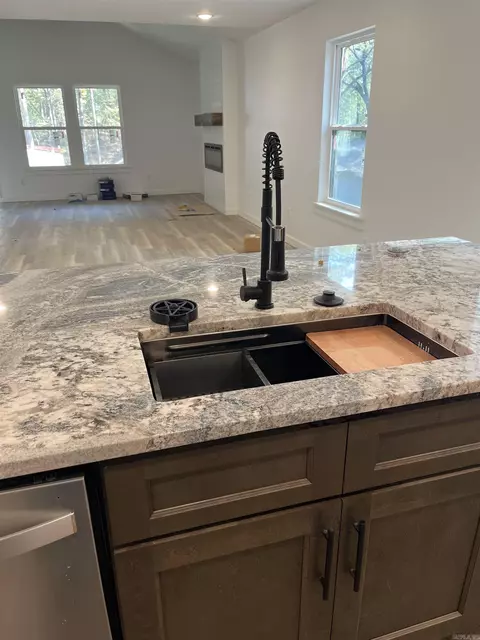 241 Central Ave, Bauxite, AR 72011 photo 4