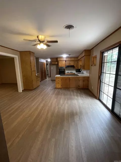 7400 Suburbia Dr, Pine Bluff, AR 71603 photo 5