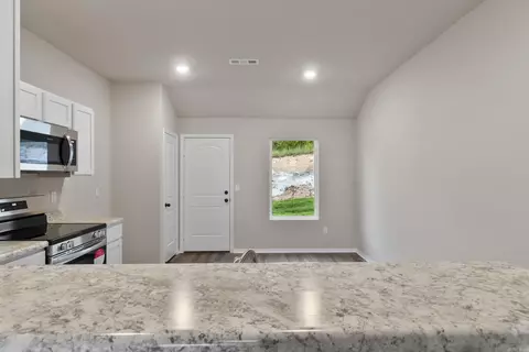 Entry Way - 5040 Windflower Cv, Alexander, AR 72002 photo 2 of 4