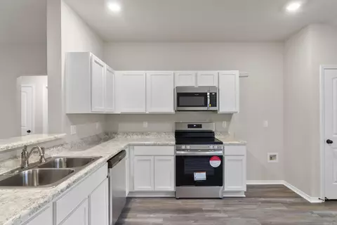 Kitchen - 5040 Windflower Cv, Alexander, AR 72002 photo 1 of 1