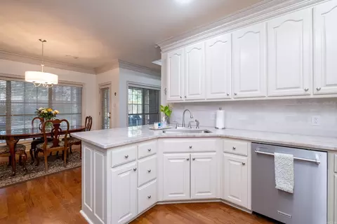 Kitchen - 1955 Summerbrook Dr, Conway, AR 72034 photo 3 of 4