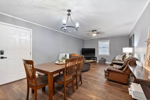 Dining - 21 Hummingbird Ln, Conway, AR 72032 photo 1 of 2