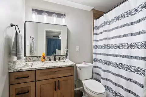 Bath - 21 Hummingbird Ln, Conway, AR 72032 photo 1 of 3