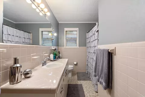 Bath - 21 Hummingbird Ln, Conway, AR 72032 photo 3 of 3
