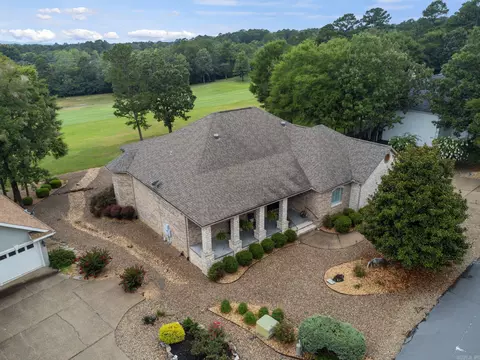 14 Loyola Cir, Hot Springs Village, AR 71909