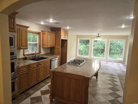 1012 Blaylock St, Benton, AR 72015 photo 27
