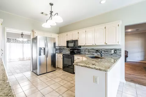 Kitchen - 1775 Calhoun Dr, Conway, AR 72034 photo 2 of 3