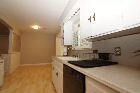 Kitchen - 219 Eagle Dr, Lonoke, AR 72086 photo 2 of 8