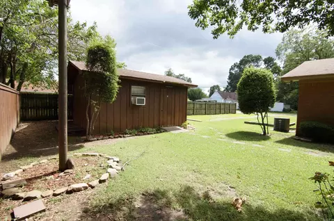 Exterior - 219 Eagle Dr, Lonoke, AR 72086 photo 12 of 13