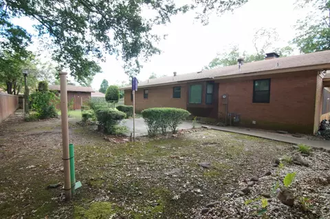 Exterior - 219 Eagle Dr, Lonoke, AR 72086 photo 6 of 13