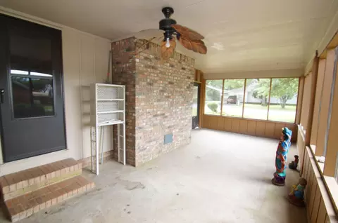 Exterior - 219 Eagle Dr, Lonoke, AR 72086 photo 5 of 13
