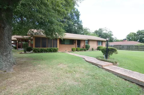 Exterior - 219 Eagle Dr, Lonoke, AR 72086 photo 1 of 13