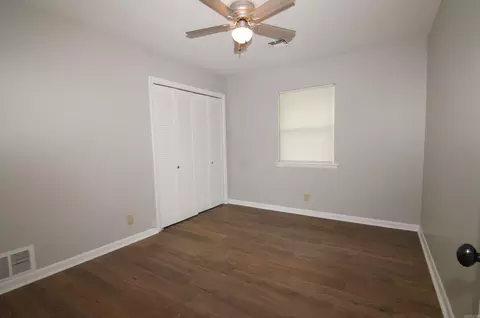 Bedroom - 219 Eagle Dr, Lonoke, AR 72086 photo 4 of 4