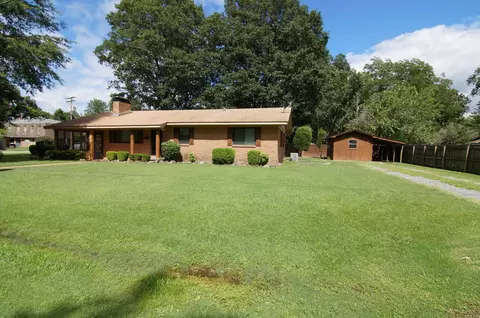 Exterior - 219 Eagle Dr, Lonoke, AR 72086 photo 2 of 13