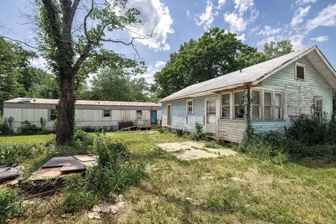 906 E Crayton St, Gurdon, AR 71743 photo 4