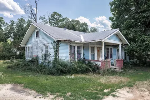 906 E Crayton St, Gurdon, AR 71743 photo 2