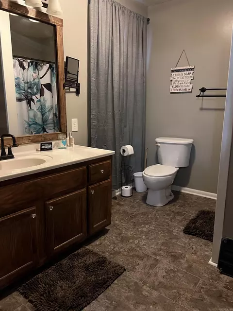 Bath - 655 E Wright St, Sulphur Rock, AR 72579 photo 2 of 3