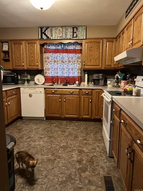 Kitchen - 655 E Wright St, Sulphur Rock, AR 72579 photo 1 of 2