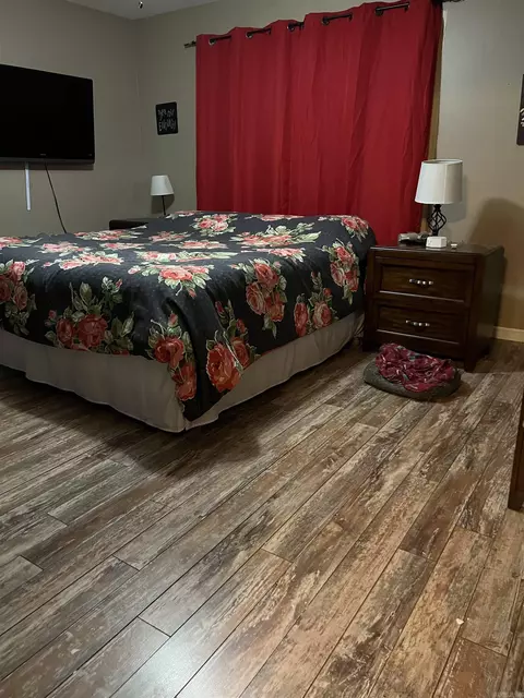 Bedroom - 655 E Wright St, Sulphur Rock, AR 72579 photo 2 of 2
