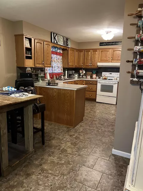 Kitchen - 655 E Wright St, Sulphur Rock, AR 72579 photo 2 of 2