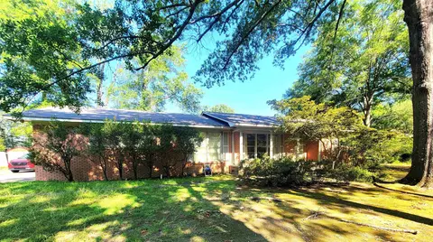 8 Jefferson Pl, Pine Bluff, AR 71603 photo 2